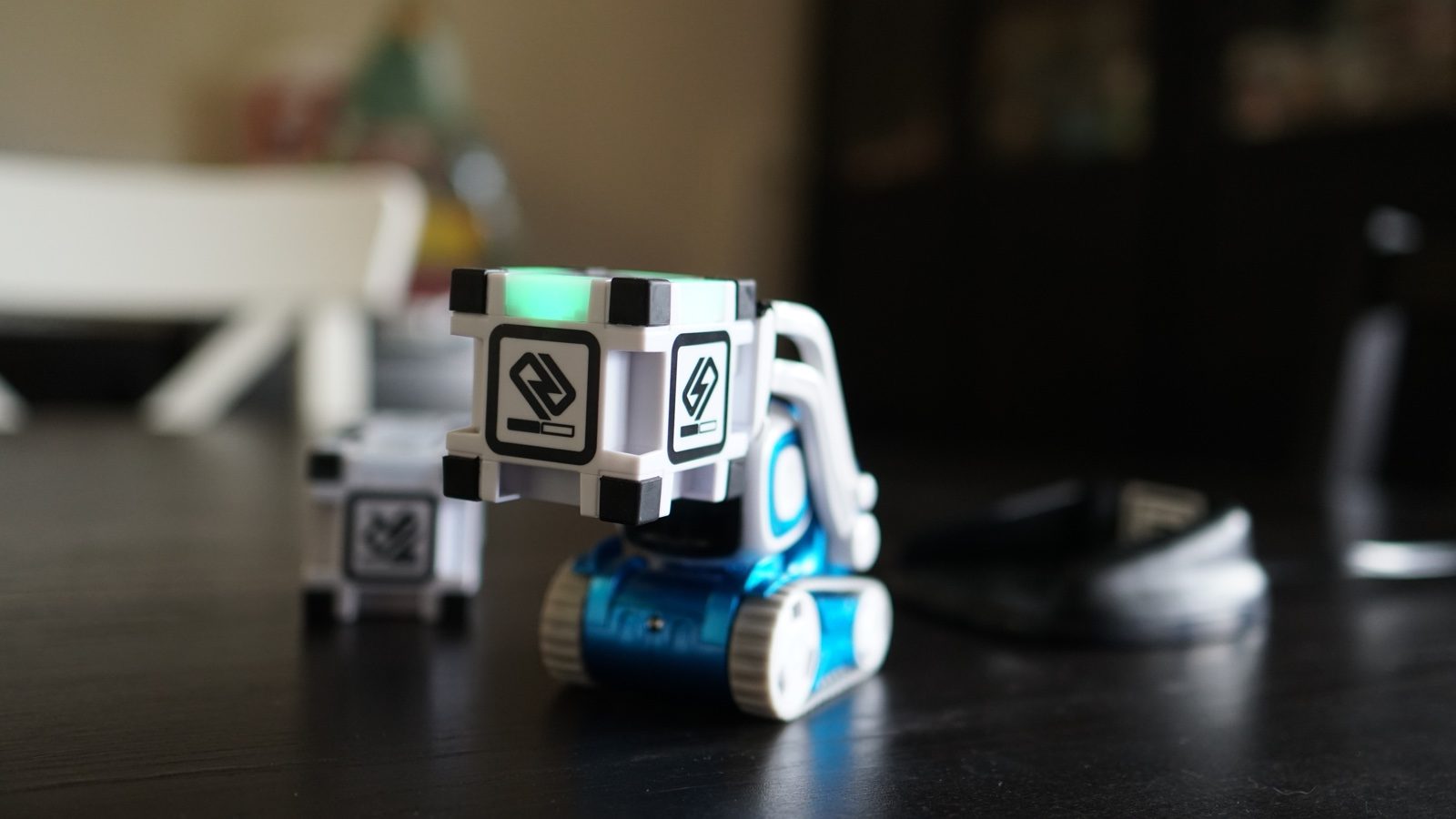 cozmo peekaboo