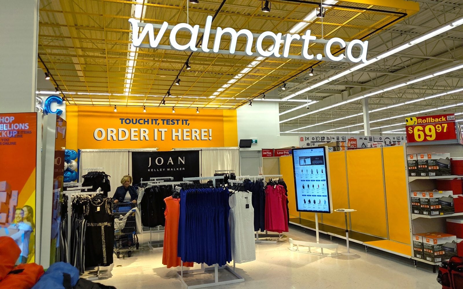 Walmart Canada Introduces New Fast Lane Checkout System And